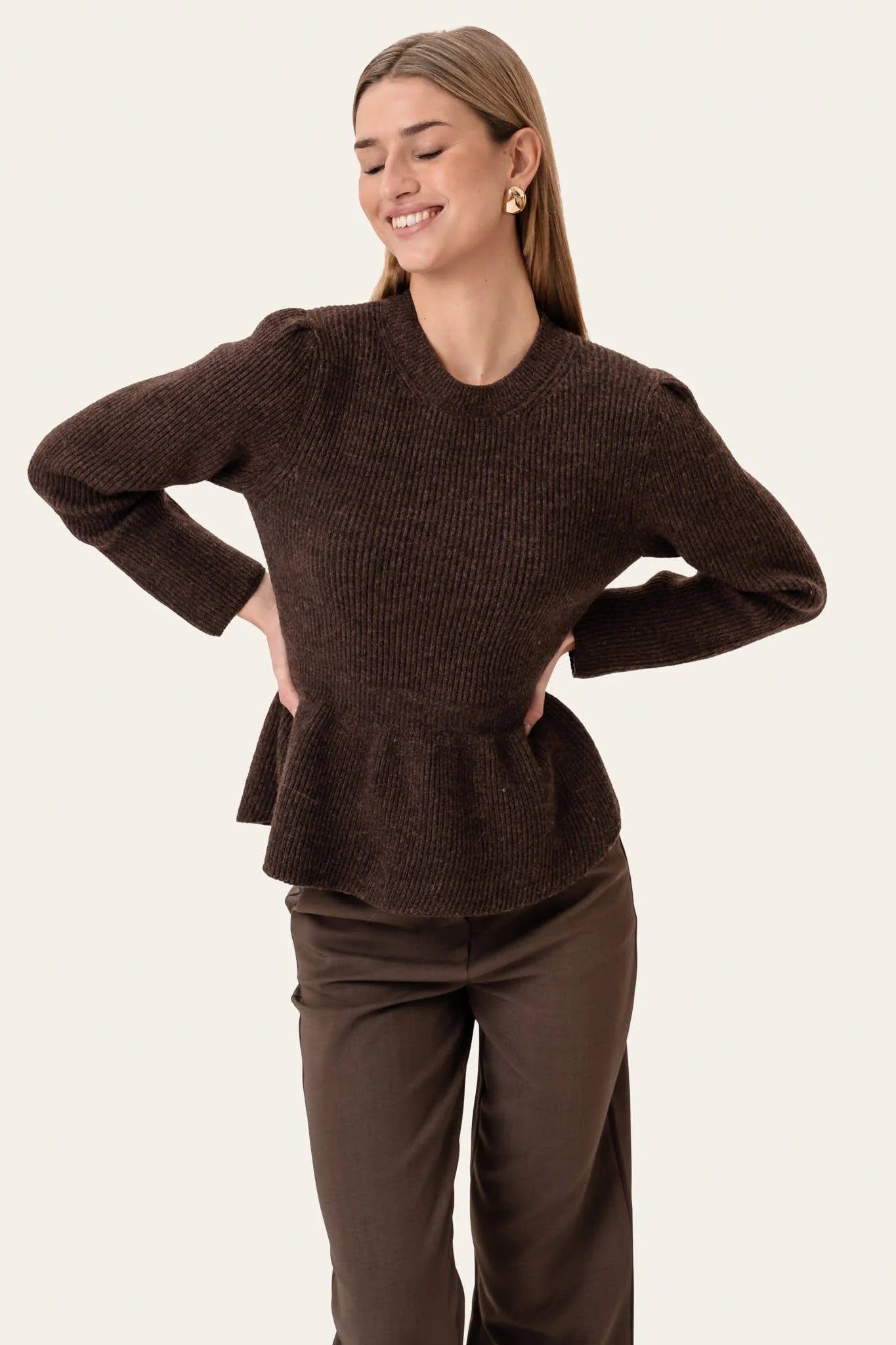 SaraIC Sweater - Dark Brown - Image 4
