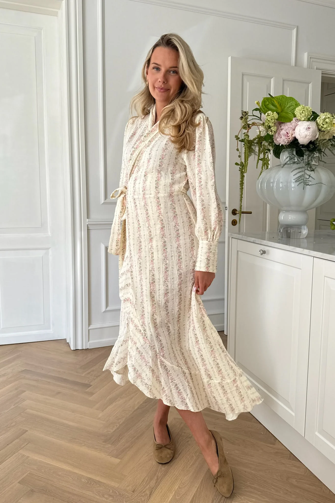 SigneIC Long Wrap Dress - Light Pink Flower Print - Image 6