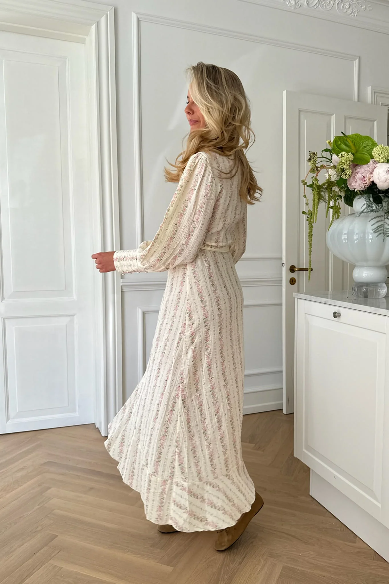 SigneIC Long Wrap Dress - Light Pink Flower Print - Image 7