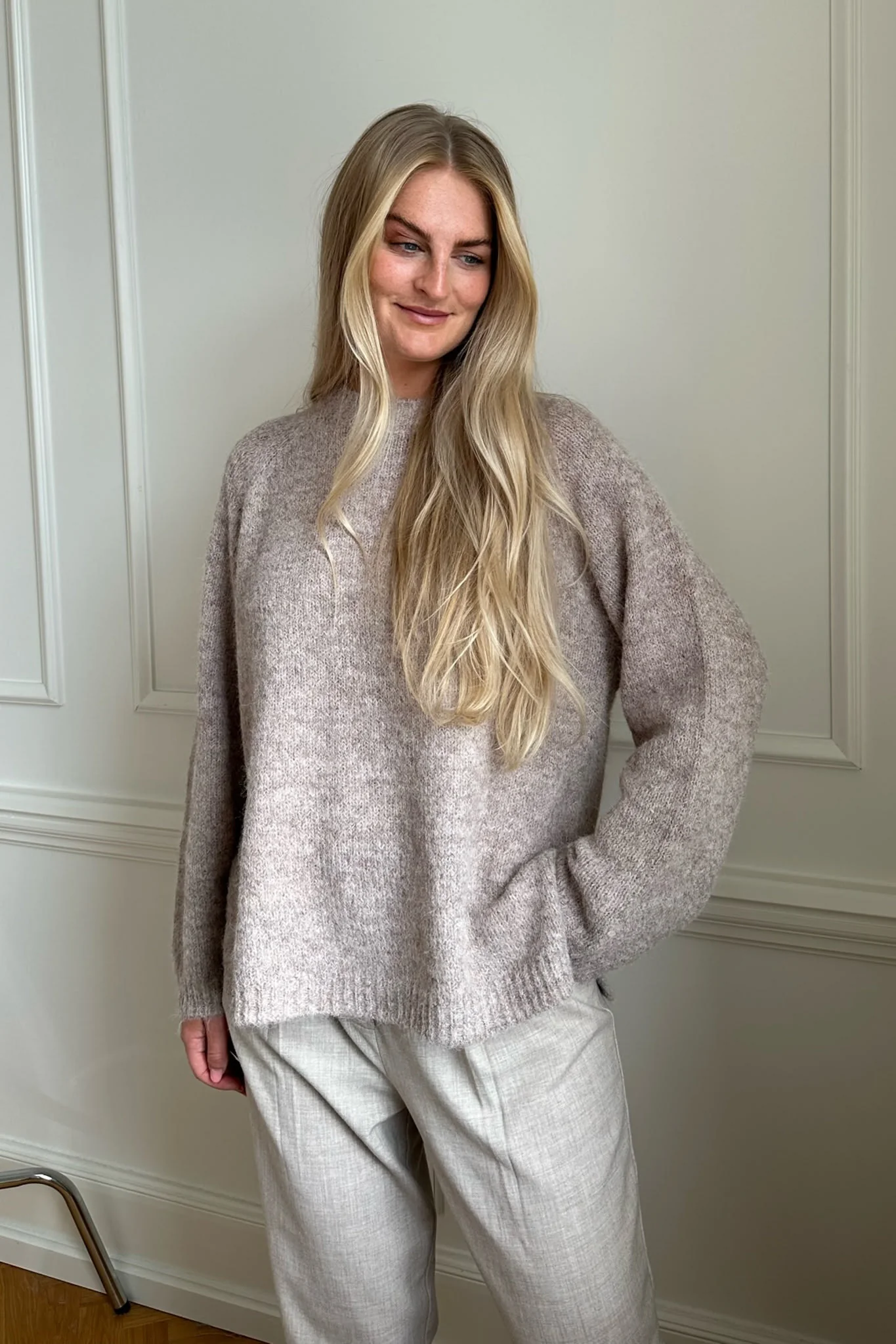NMSutton LS Oneck Tunic Knit - Taupe Gray Melange - Image 4