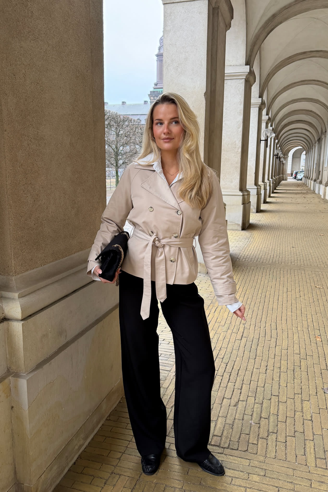 VeraIC Trenchcoat - Sand - Image 5