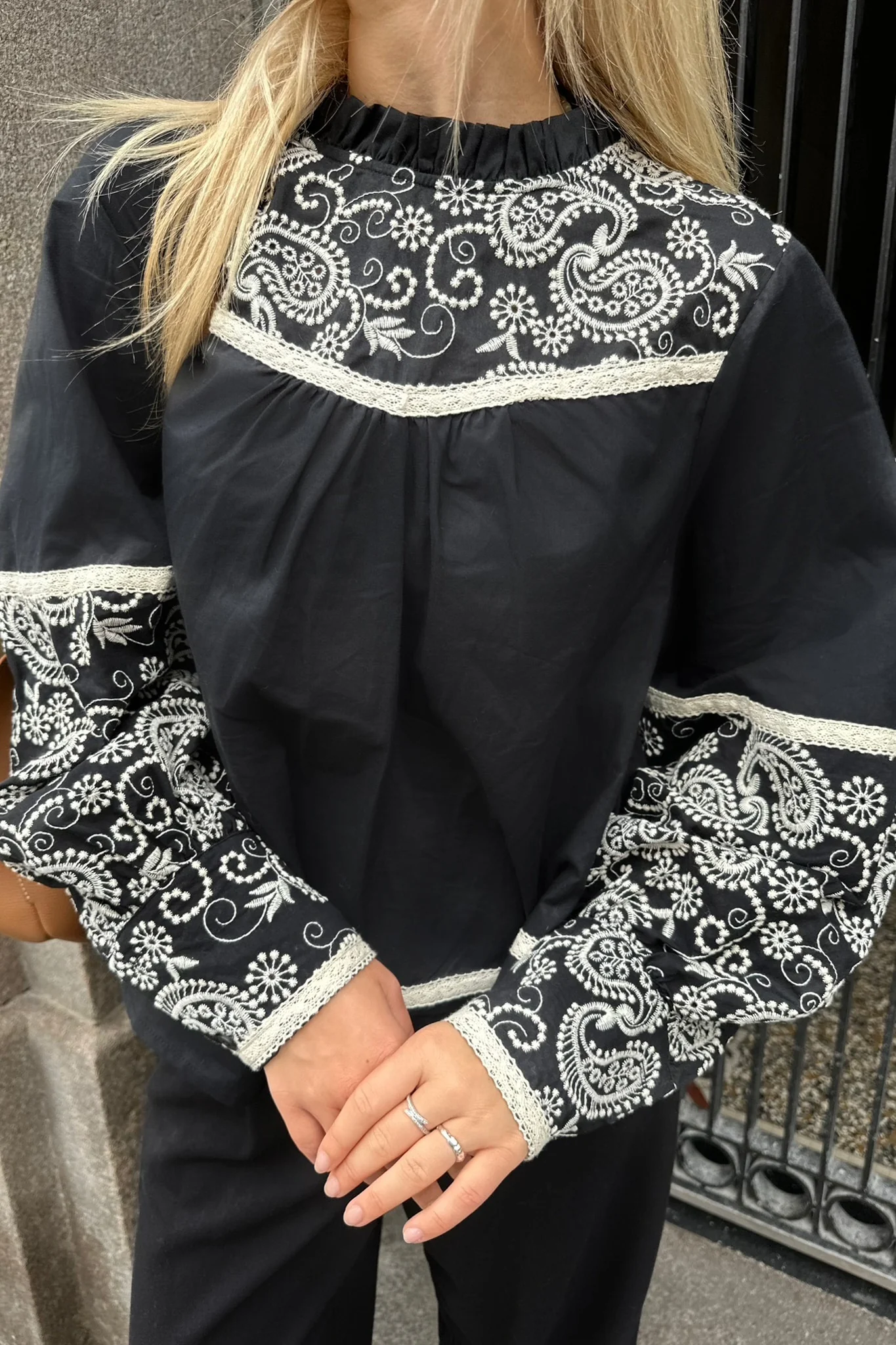 VildeIC Shirt - Black Embroidery - Image 2
