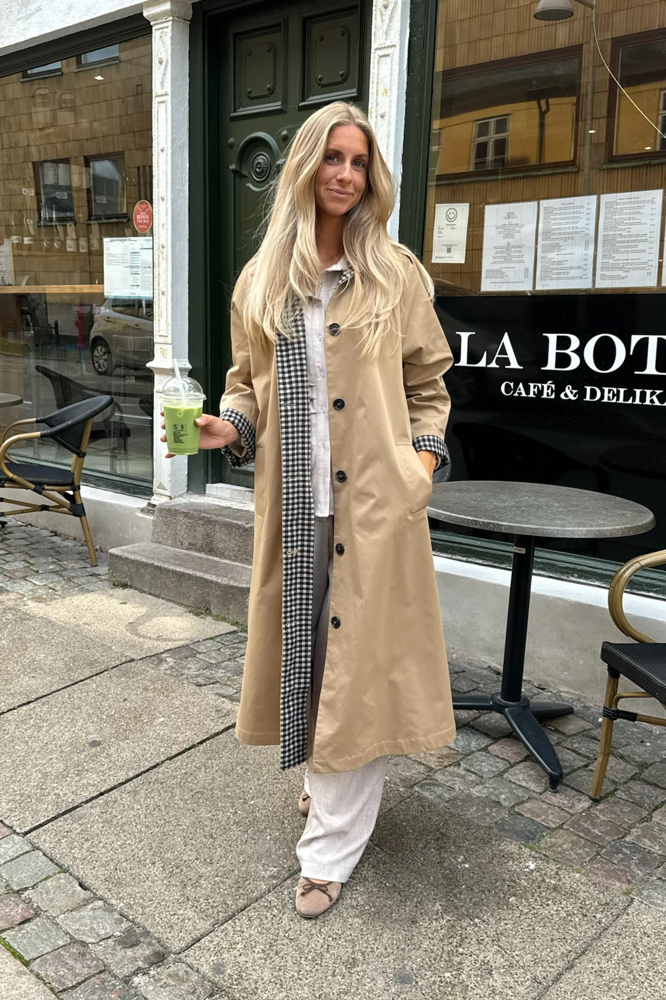 ViolaIC Trenchcoat - Beige W. Checks - Image 10