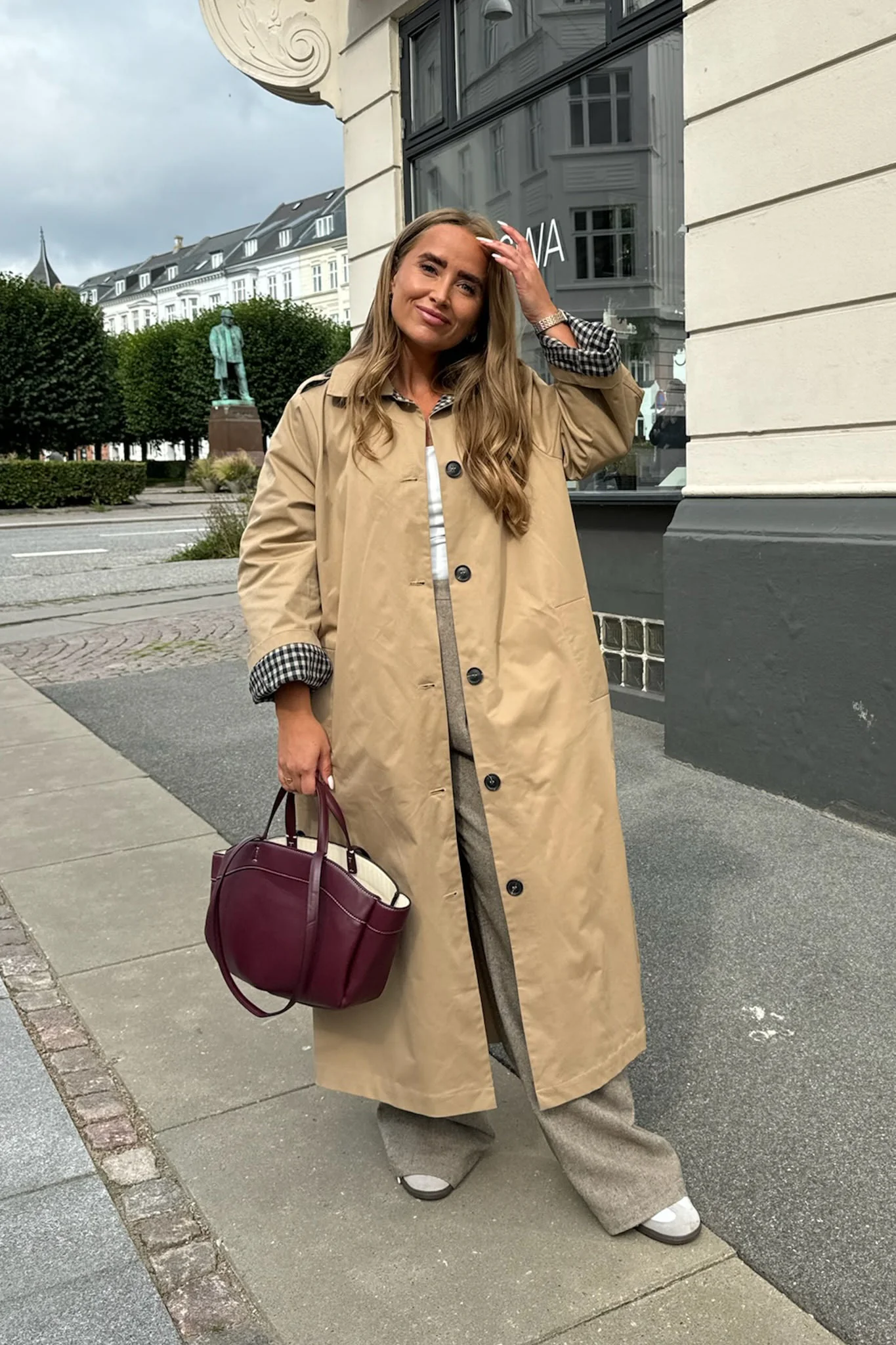 ViolaIC Trenchcoat - Beige W. Checks - Image 3